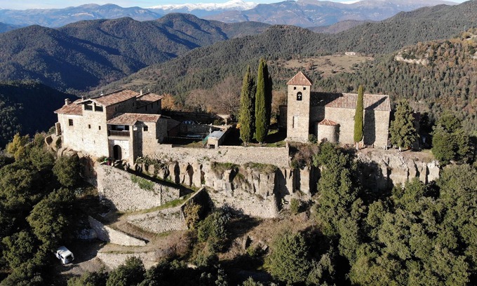 Llaes Otro | Castillo medieval del s.X - Apartamento La Torre