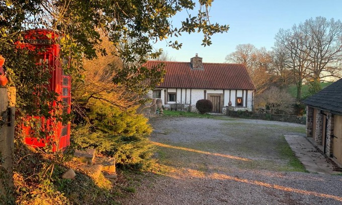 Llanvair Kilgeddin Casa | Medieval Cottage in rural Monmouthshire.