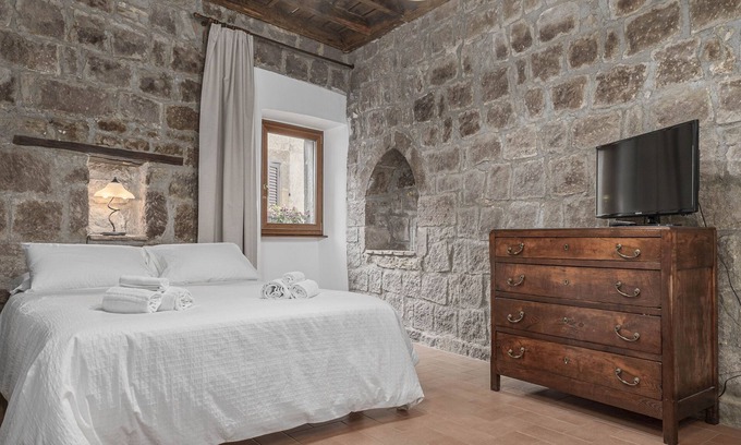 Viterbo Casa | Medieval House built in 1200 in the centre! FREE private parking