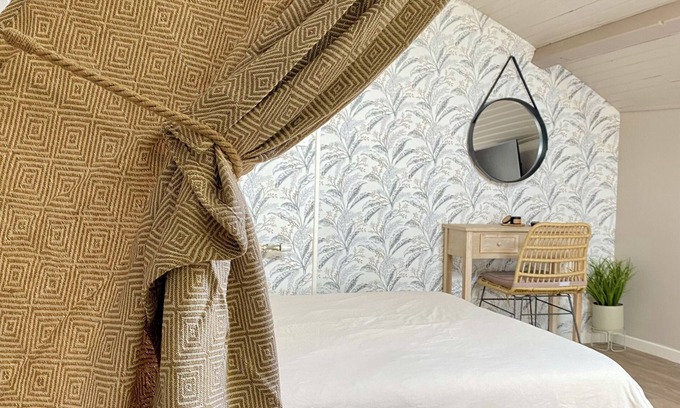 Semur-en-Auxois Apartamento | Medieval Room 17