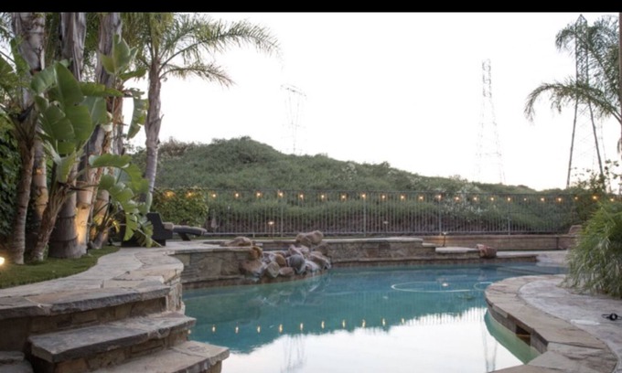 Stevenson Ranch Casa | Mediterranean Pool House ¡Exactamente detrás de Magic Mountain y Hurricane Harbor!