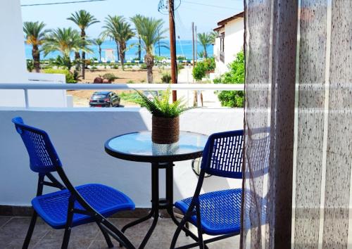 Latsi Apartamento | Mediterranean Seaside Authentic Beach House
