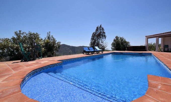 Arenas Villa | Casa rural en Arenas con piscina privada