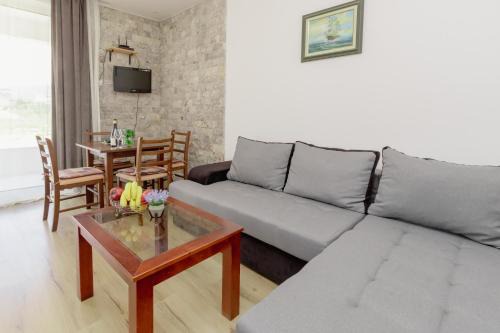 Gjerana Casa | Medo