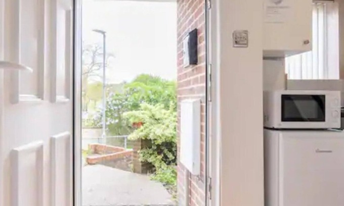 Chatham Casa | Medway Luxury Retreat Free Parking Free Wi-fi