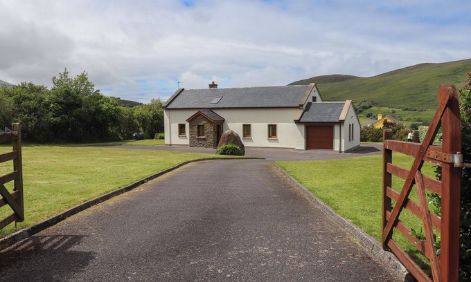 Glenbeigh Cabaña | MEENTEOG, family friendly, with open fire in Glenbeigh, County Kerry