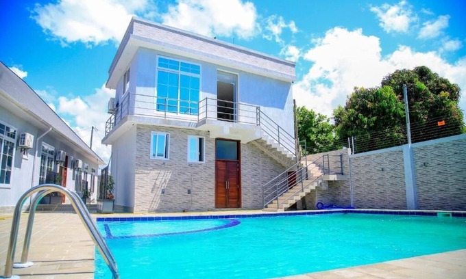 Dar es Salaam Apartamento | MEGA Lodge 2