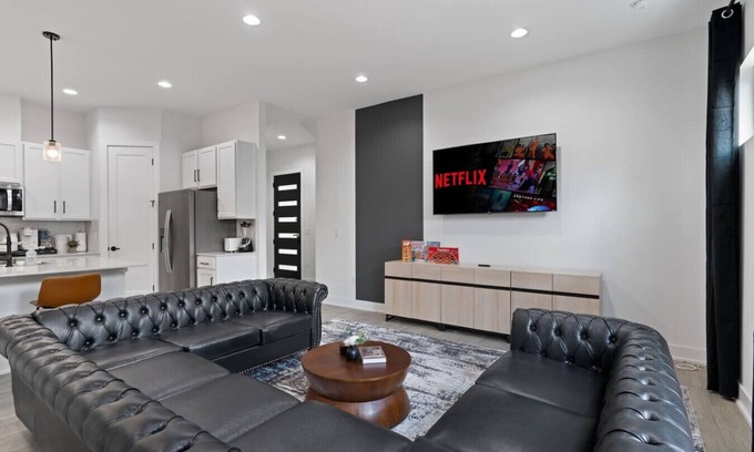 MLK Apartamento | Mega Lux Combined Unit - Up to 36 Guests