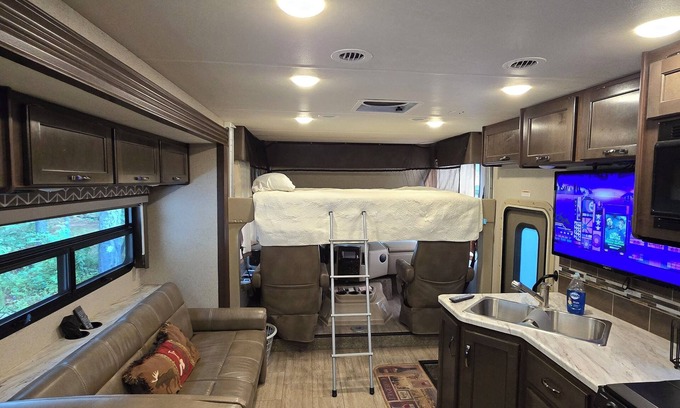 Chickamauga Lake Casa | MEGA'S home away from home is centrally located to many of East Tn attractions