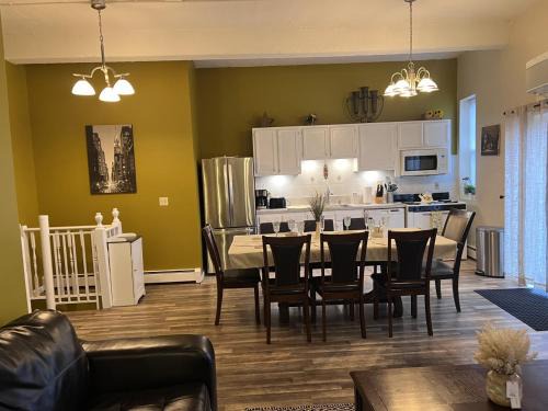 Union City Apartamento | Mega Stunning Skyline View - APT 4-5 Combination - 6 Bedroom - Sleeps 25 - 15 mins to NYC