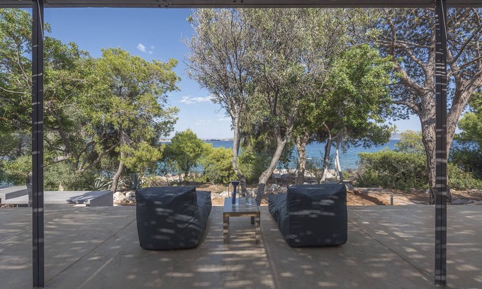 Bralos Villa | Villa "Megara on the Beach"