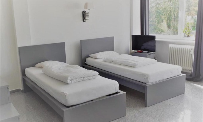 Bramfeld Apartamento | Mehrbett-Apartment 5 Citynah, einfache Ausstattung