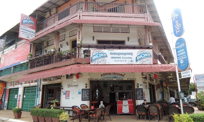Kampong Cham Casa | Mekong Crossing Guesthouse - Restaurant & Pub