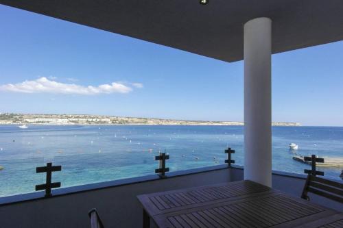 Għadira Apartamento | Mel 1 2bed Seaview In Ghadira By Homely