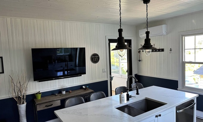 Ivry-sur-le-Lac Cabaña | Melancy waterfront cottage in Sainte-Agathe Nord (Ivry-sur-le-Lac).