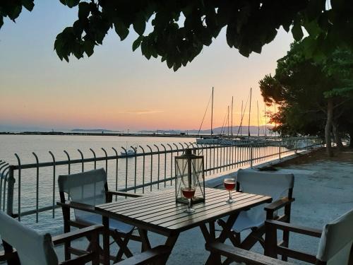 Loutraki Apartamento | Melia studio 2 seafront apartment