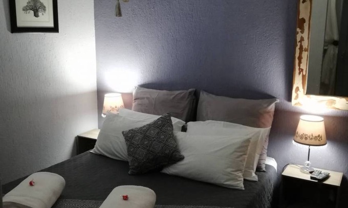 Nelspruit Cabina | @ Melkweg is situated in Nelspruit, close to Kruger park and Mozambique.