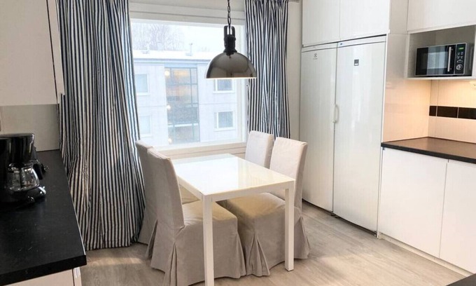 Itainen District Apartamento | #MELLUNMÄKI · Renovated 3 bedroom apt next to metro