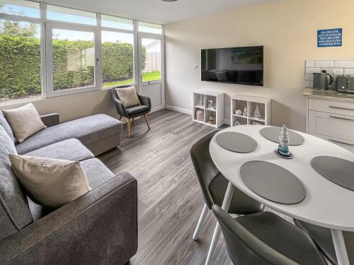 Chapel Saint Leonards Casa | Melody's Beach Lodge