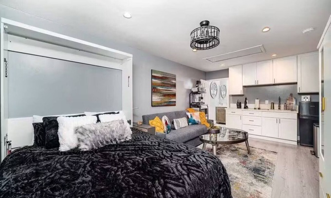 Vista Apartamento | Melrose Exec Studio Queen + Bunk - Pet-Friendly