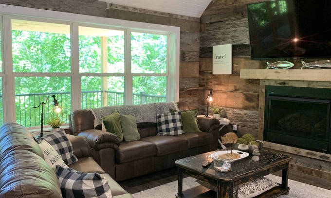 Tecumseh Cabina | Melt Your Stress Away at The Overlook