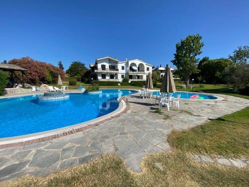 Kassandra Casa | Meltemi rock house