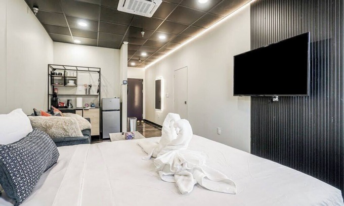 North Oakland Apartamento | Melwood Suites Unit 104 Studio