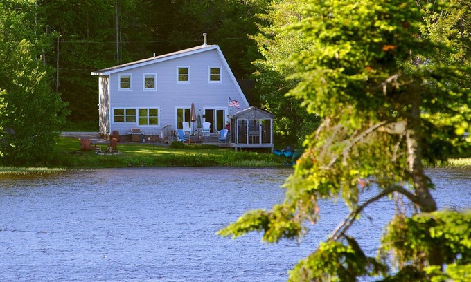 Woodford Casa | Meme's High Mountain Lake House