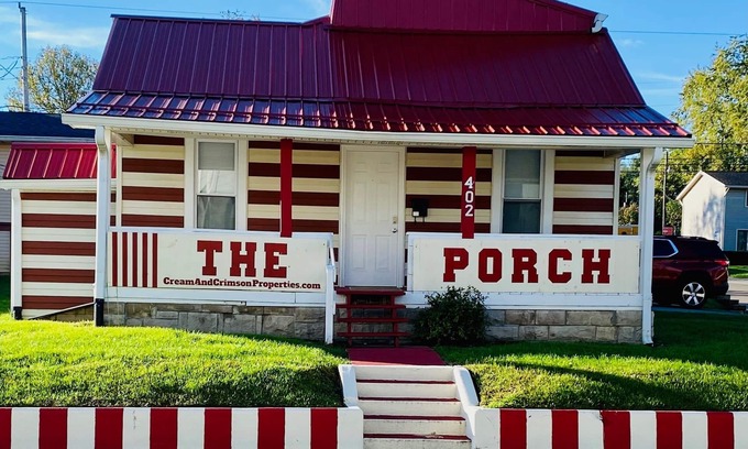 Bloomington Casa | Memorial Stadium & Assembly Hall House: The Porch