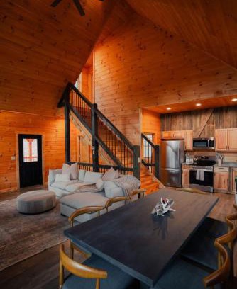 McArthur Casa | Memories at Hillside A Modern Cabin Hocking Hills