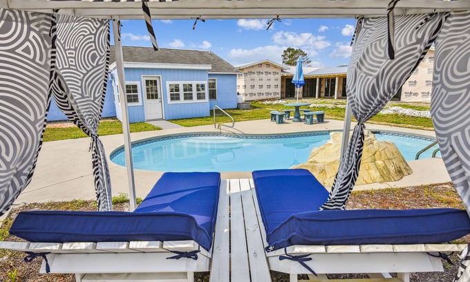 Gulf Vista Casa | Memory Float by Book That Condo