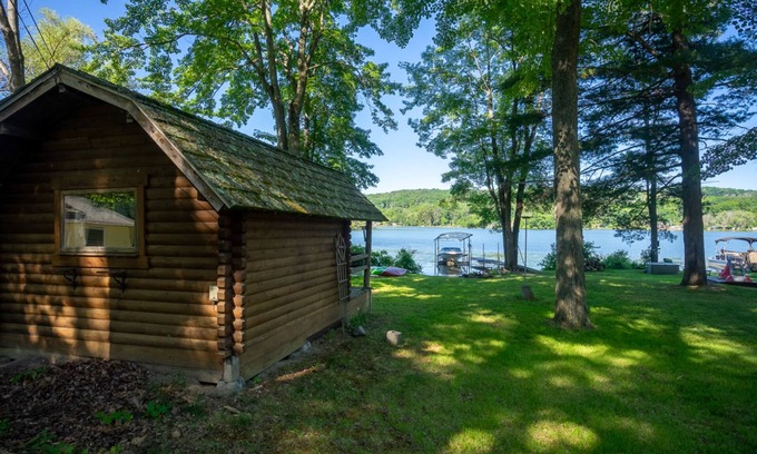 Bradford Cabina | Memory Island on Weller Island