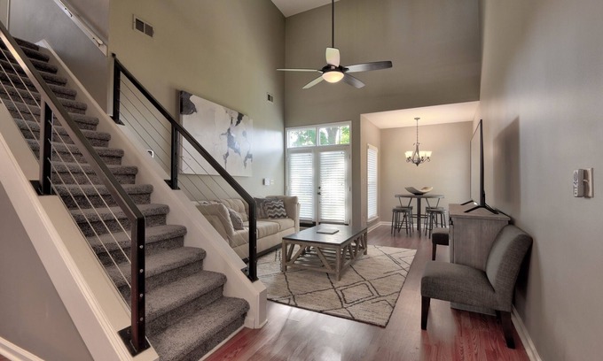 Uptown Casa | Hermosa casa en el centro - recientemente renovada