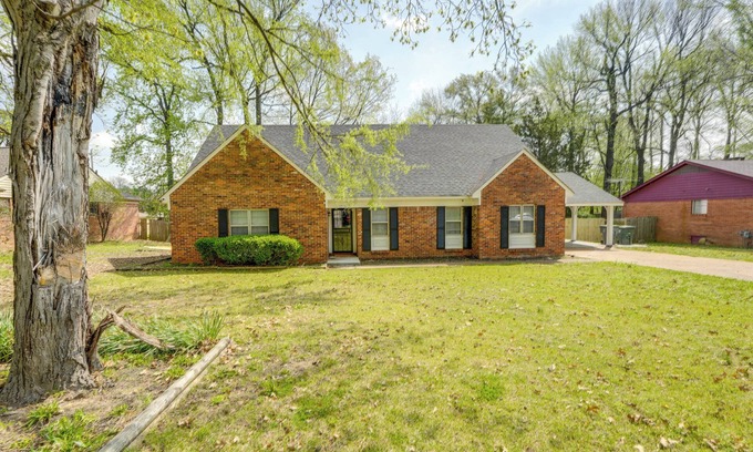 Whitehaven Cabaña | Memphis Vacation Rental - Walk to Graceland!
