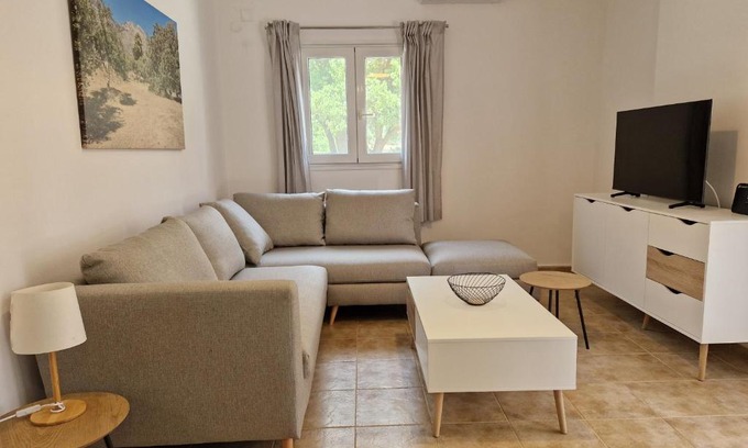 Kolaitis Casa | MemRo Village House