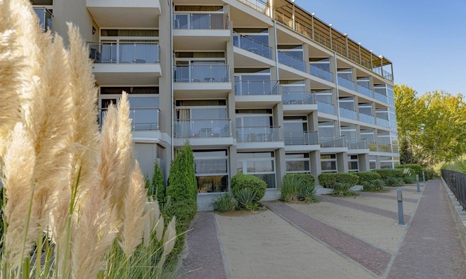 Sozopol Apartamento | MENADA * SOUTH PEARL* Pool View Studio for Family