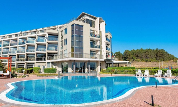Sozopol Apartamento | MENADA * SOUTH PEARL* Pool View Studio for Family