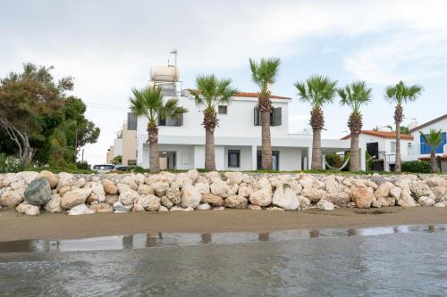 Meneou Casa | Meneou Blu Beach House*