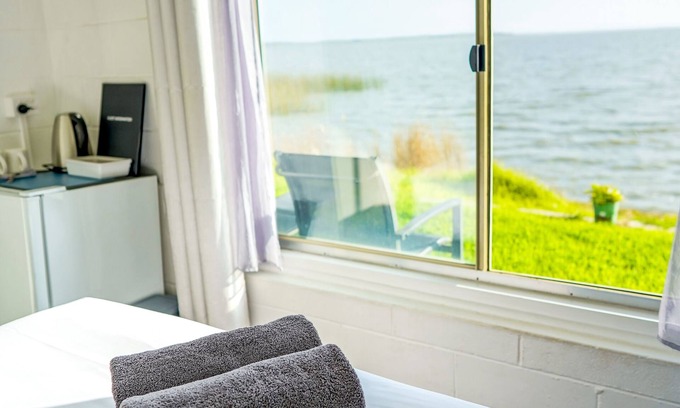 Bonney Hotel | Meningie's Waterfront Motel