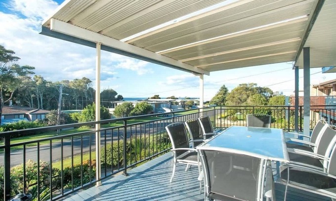 Bawley Point Casa | MeNo's at Bawley is located just a short walk to the stunning beaches of Bawley Point
