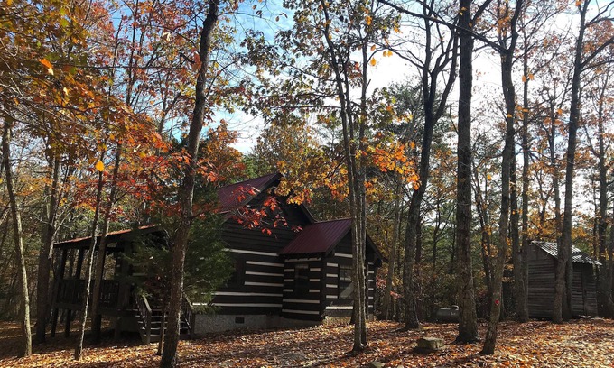 Mentone Cabina | Mentone Mountain Hideaway-Rustling Oak Cabin for Family Getaway in Nature