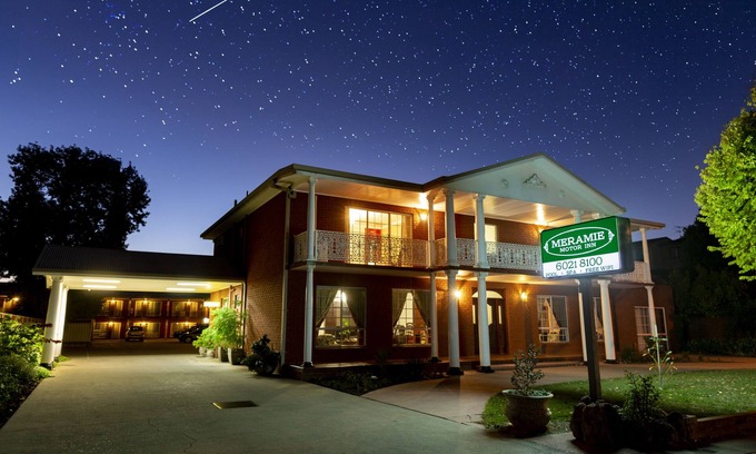 Albury Hotel | Meramie Motor Inn