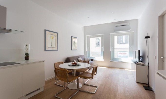 Cerchia dei navigli Apartamento | Meravigli 16 - Apt B - Duomo City Center Elegant Apartment