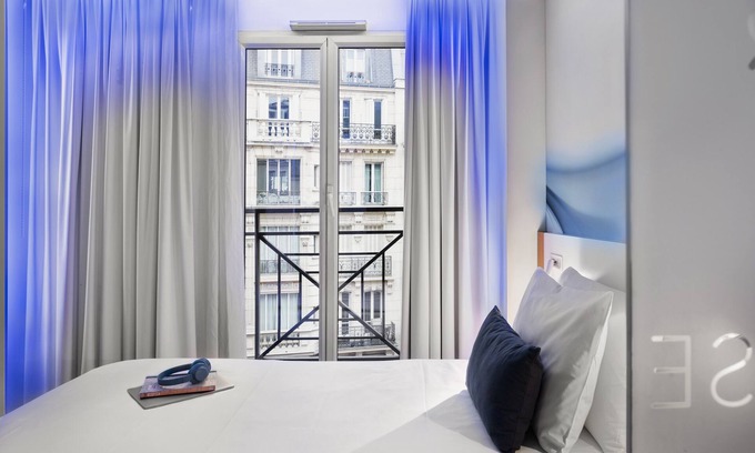 Saint-Vincent-de-Paul Hotel | Mercure Paris gare du Nord la Fayette