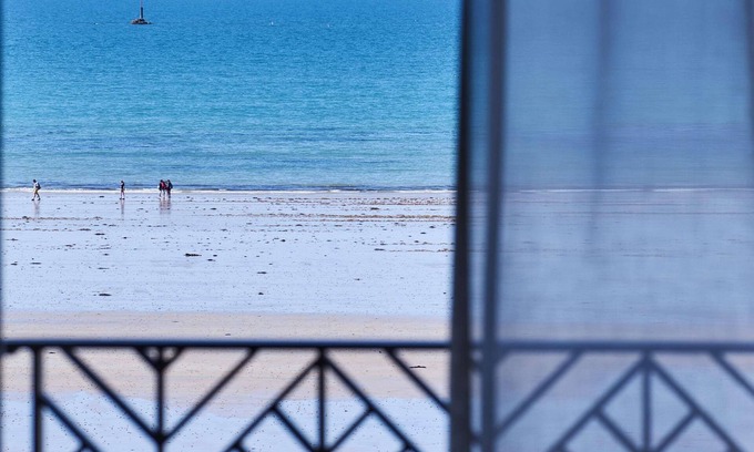 Courtoisville-Sillon-Moka Hotel | Mercure St Malo Front De Mer
