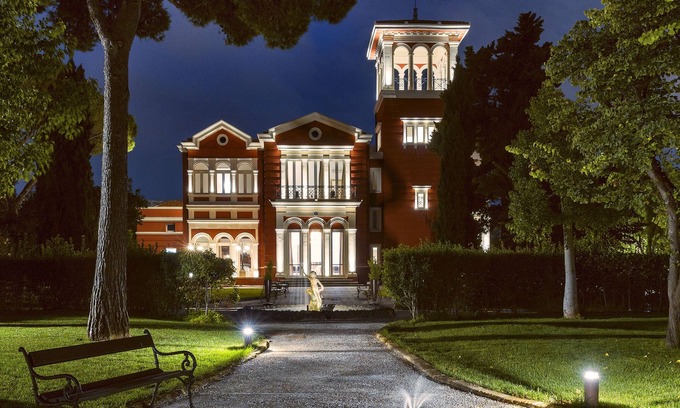 Municipio 2 Hotel | Mercure Villa Romanazzi Carducci Bari