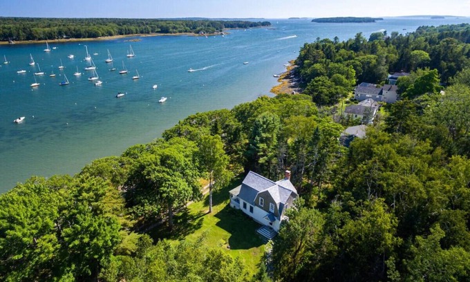 Brunswick Casa | Mere Point Sunrise Views at Eastern Shore!