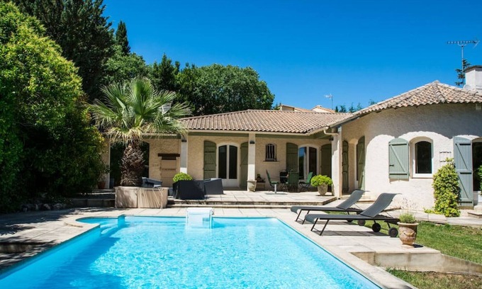 Aiguelongue Villa | ESTILO Villa idónea para niños con piscina en Montpellier