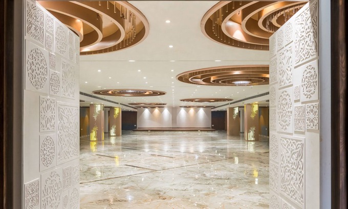 Surat Hotel | Meridian hotel Banquets and Rooms