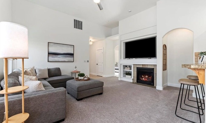 Meridian Casa | Meridian Patio Home with Games, Seasonal Pool, Close to EVERYTHING! Pet friendly